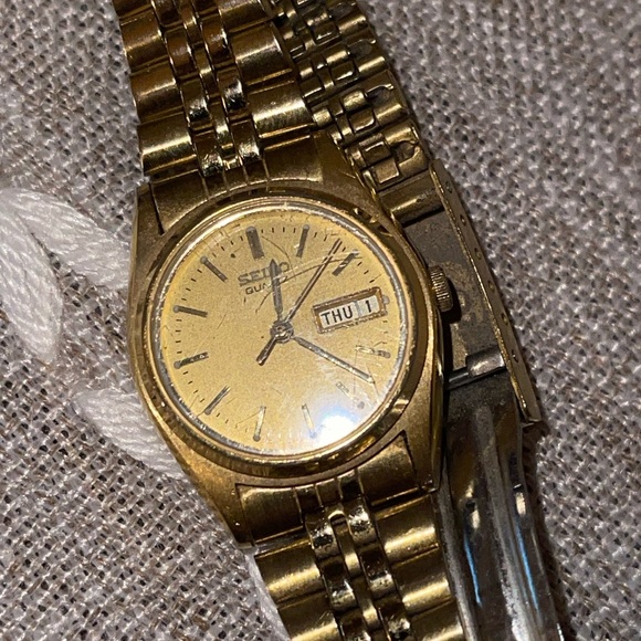 Seiko ladies watch gold needs a battery good condition - Picture 3 of 4